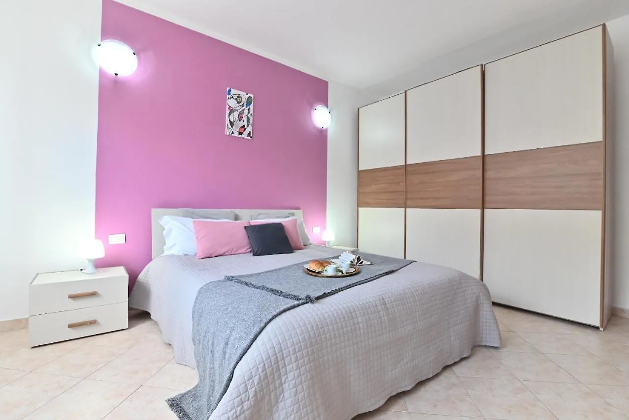 Apartment Izzhome Njoy Pula Italy