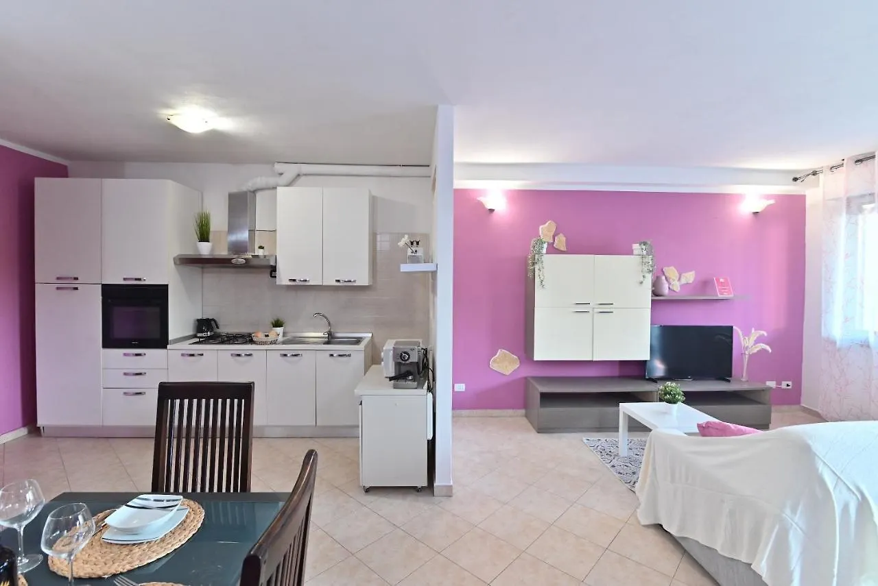 Izzhome Njoy Pula 0*,  Italy