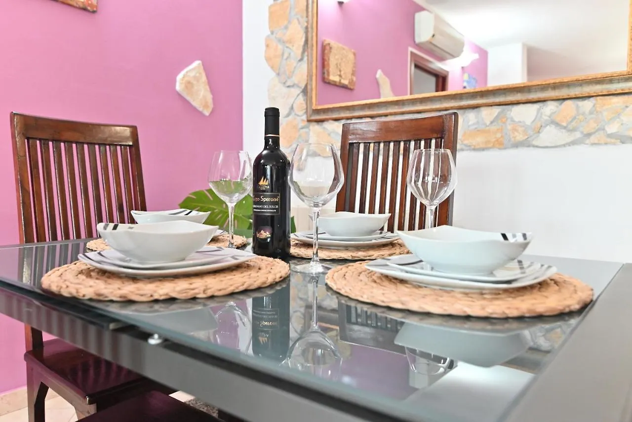 Izzhome Njoy Pula Apartment