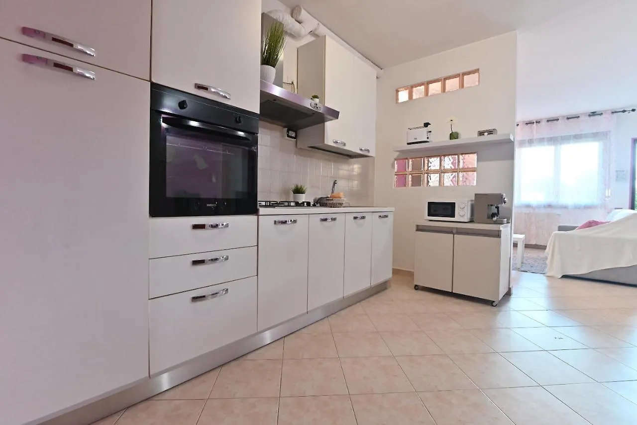 Apartment Izzhome Njoy Pula Italy