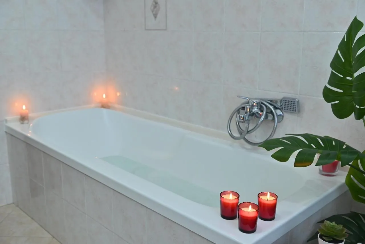 Apartment Izzhome Njoy Pula