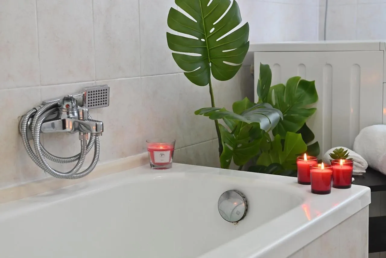 Apartment Izzhome Njoy Pula
