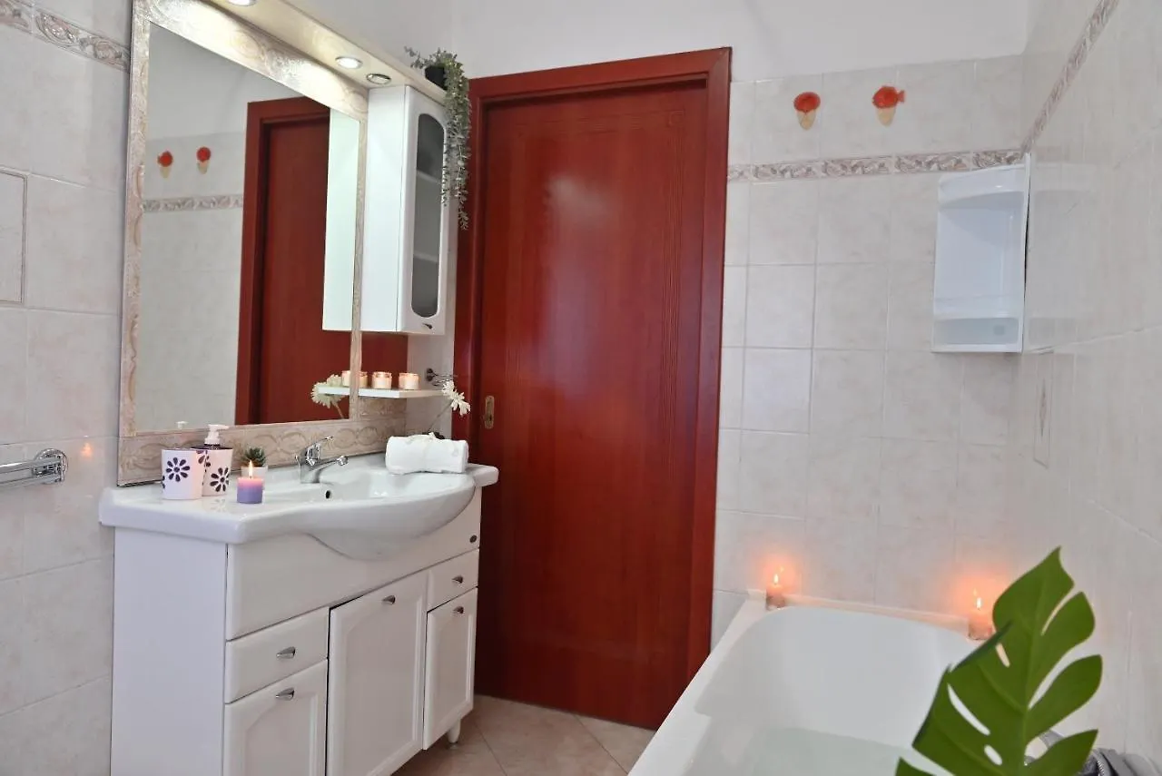 Izzhome Njoy Pula Apartment